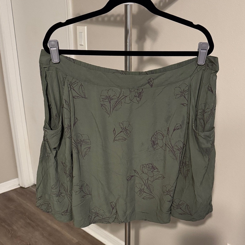 Old Navy Olive Green Floral Circle Skirt